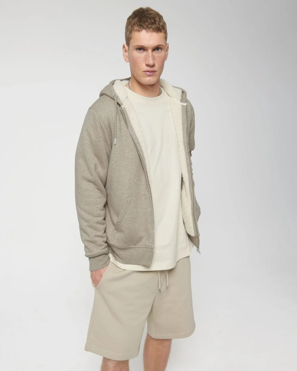 Sweat zippé à capuche doublé en sherpa à personnaliser