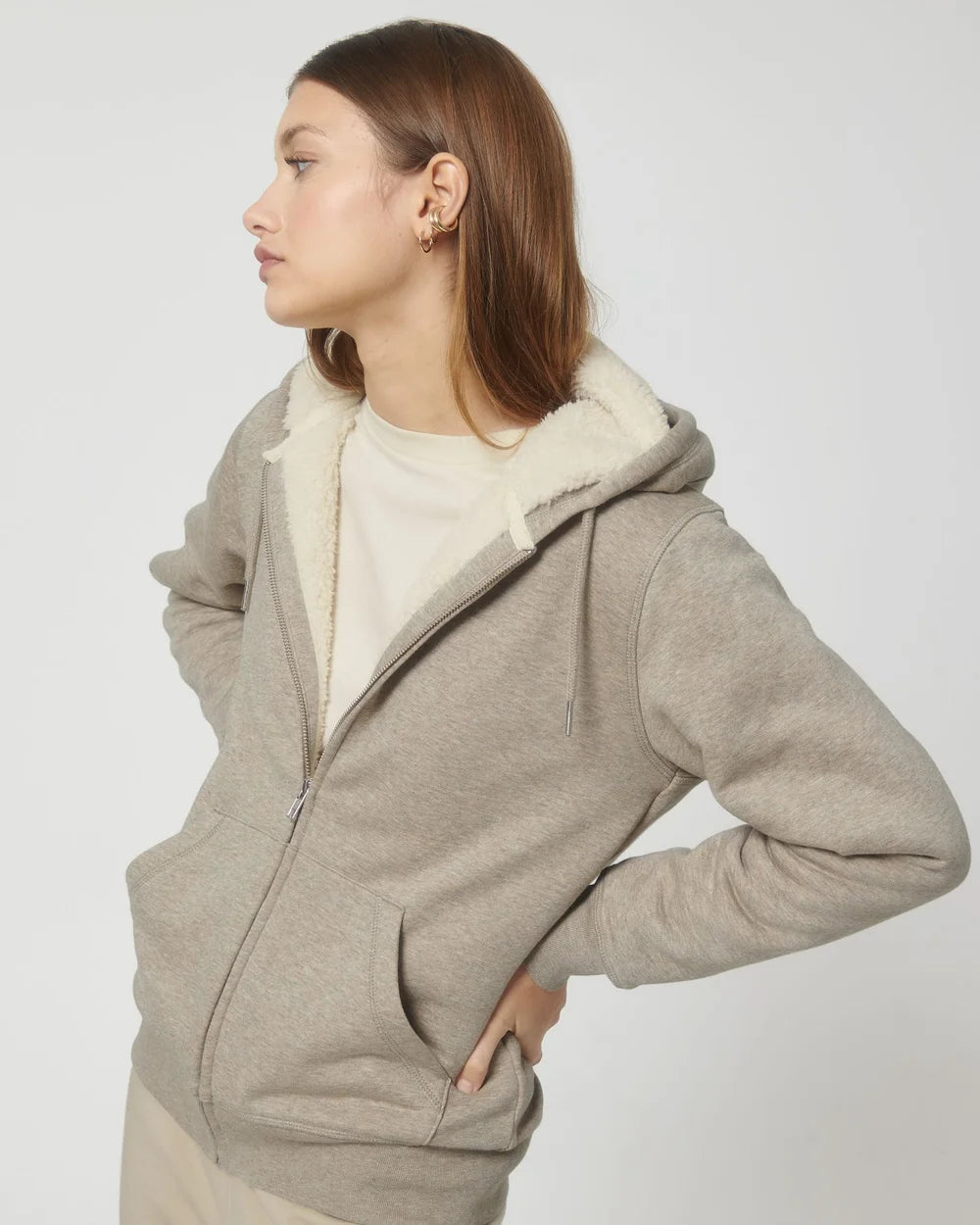 Sweat zippé à capuche doublé en sherpa à personnaliser