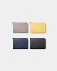Pochette Iné Laptop en cuir recyclé à personnaliser
